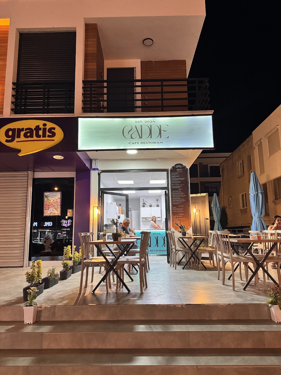 Ayvalık Tostu burada - Cadde Cafe & Restoran