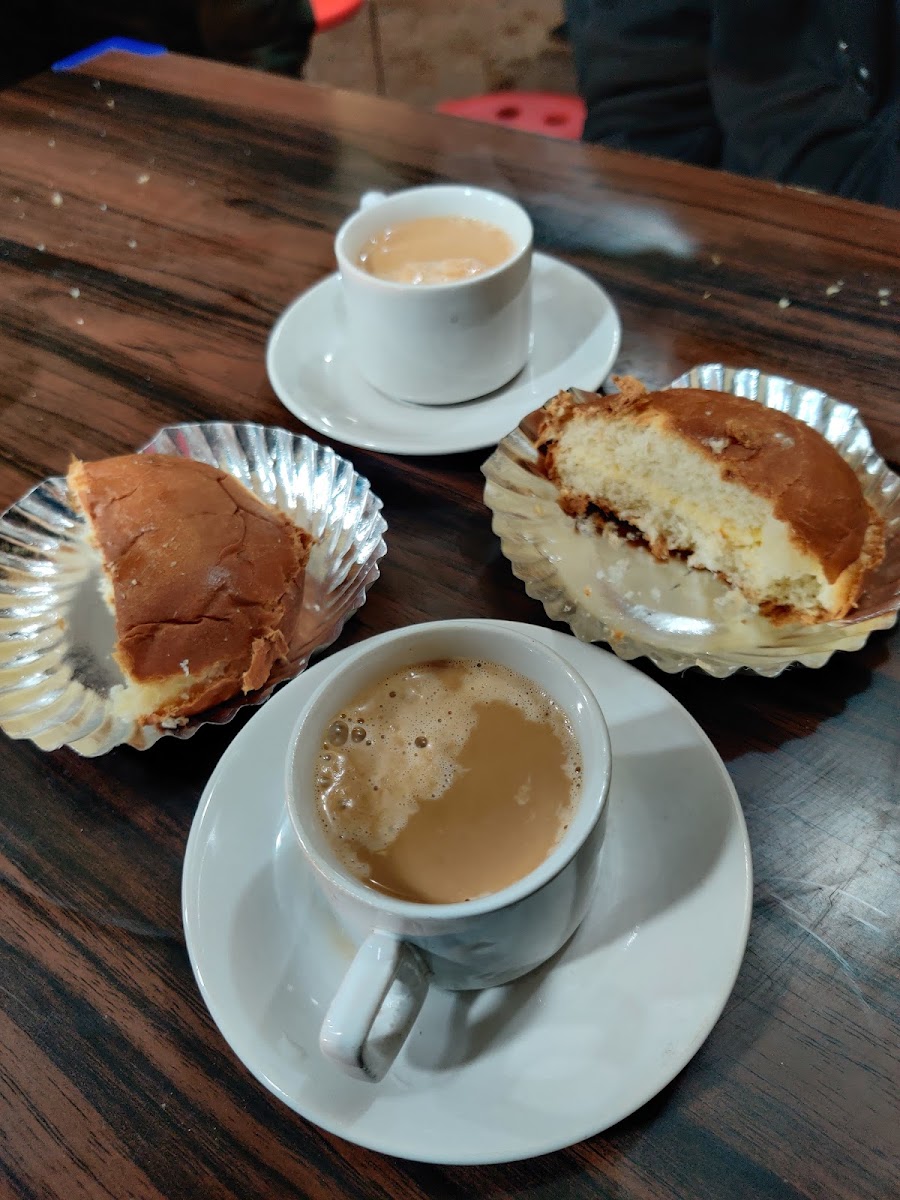 Irani dum chai cafe