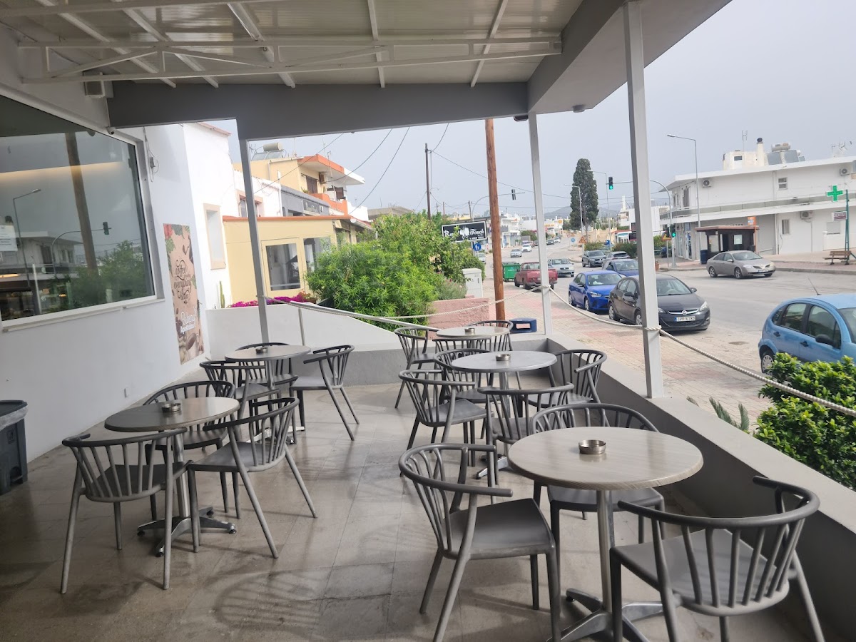 Bakery cafe Apostolas