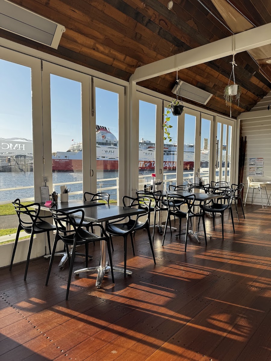 the harbourmaster cafe