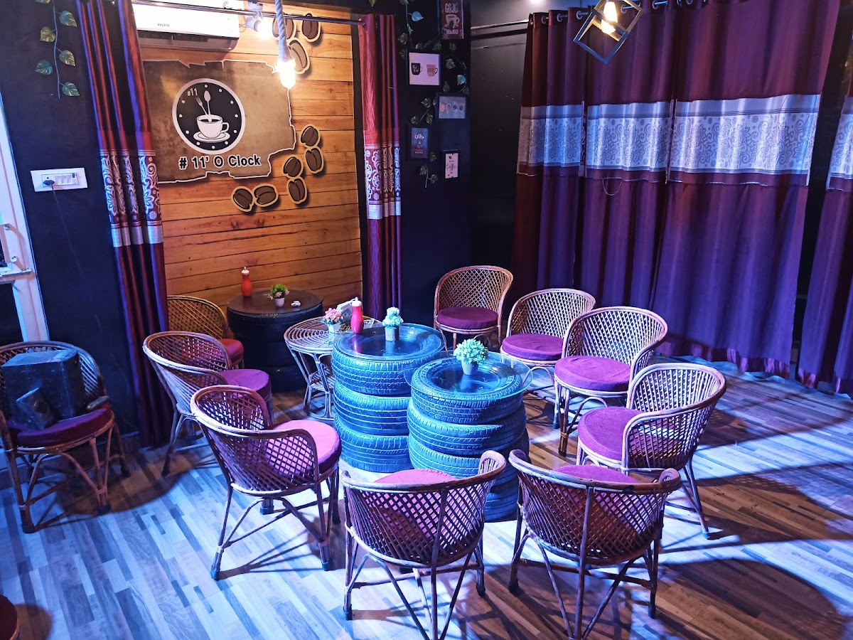 #11 O'clock Cafe n Restaurant