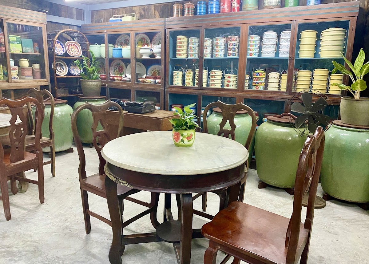 Dok Kaew Cafe & Restaurant