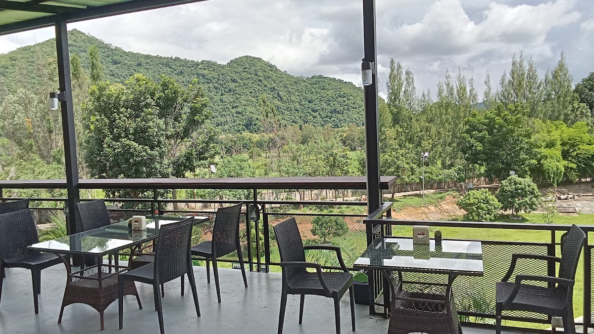 The Piano Cafe & Bistro