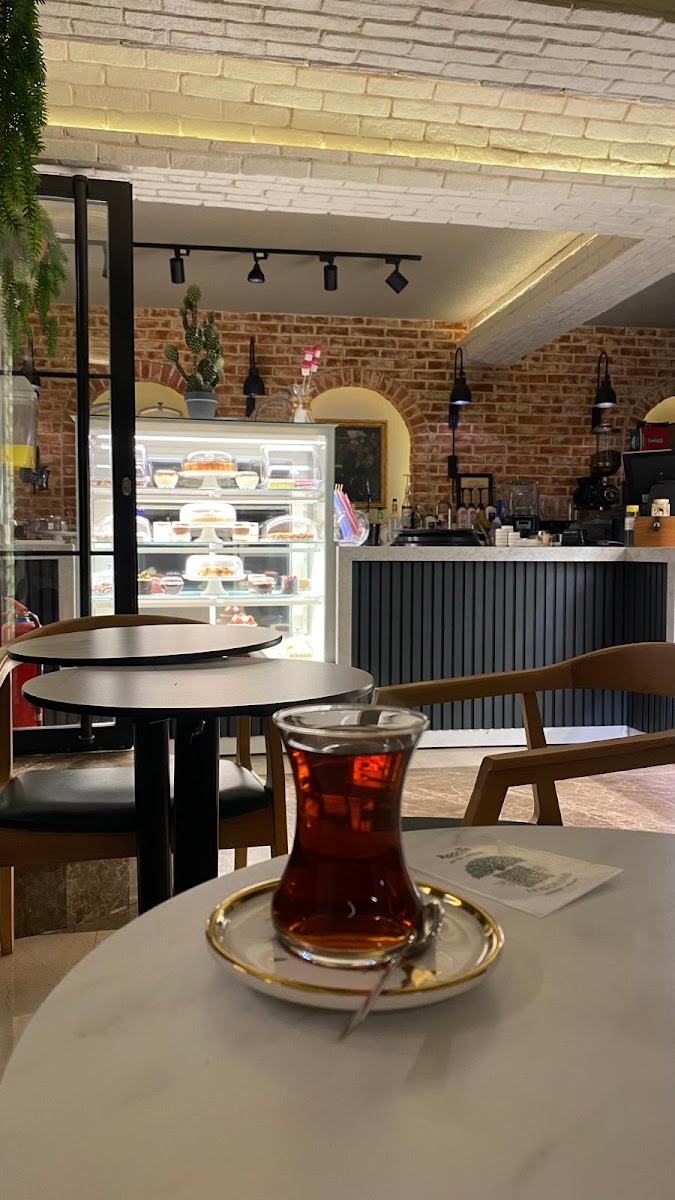 Rooots Cafe & Restaurant - 5