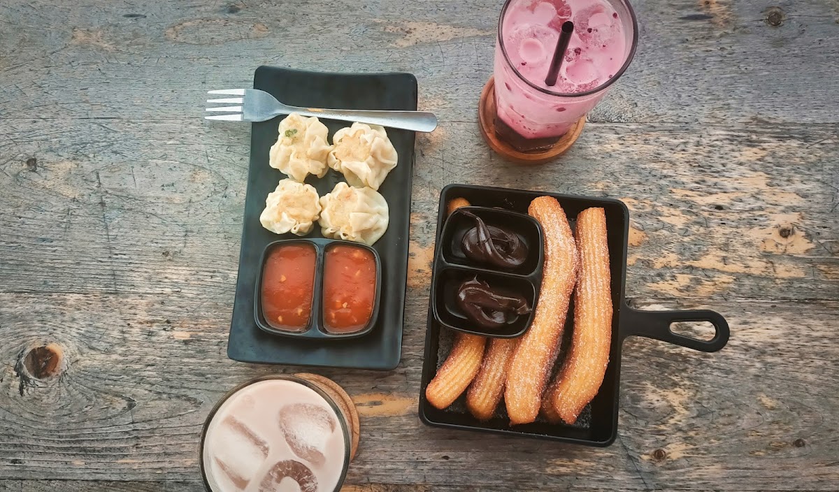 DAM Coffee House & Eatery - 10