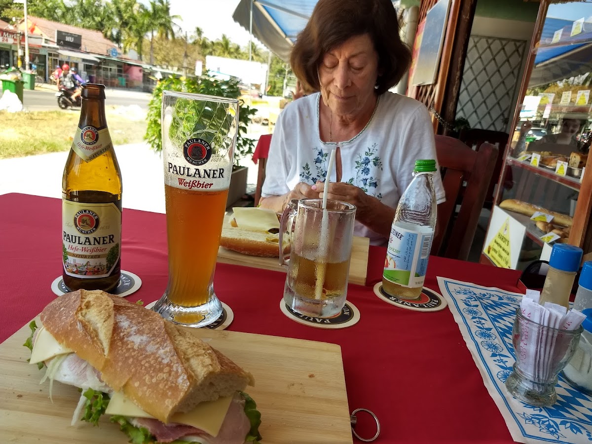 Hardy's German Bakery & Cafe - 10