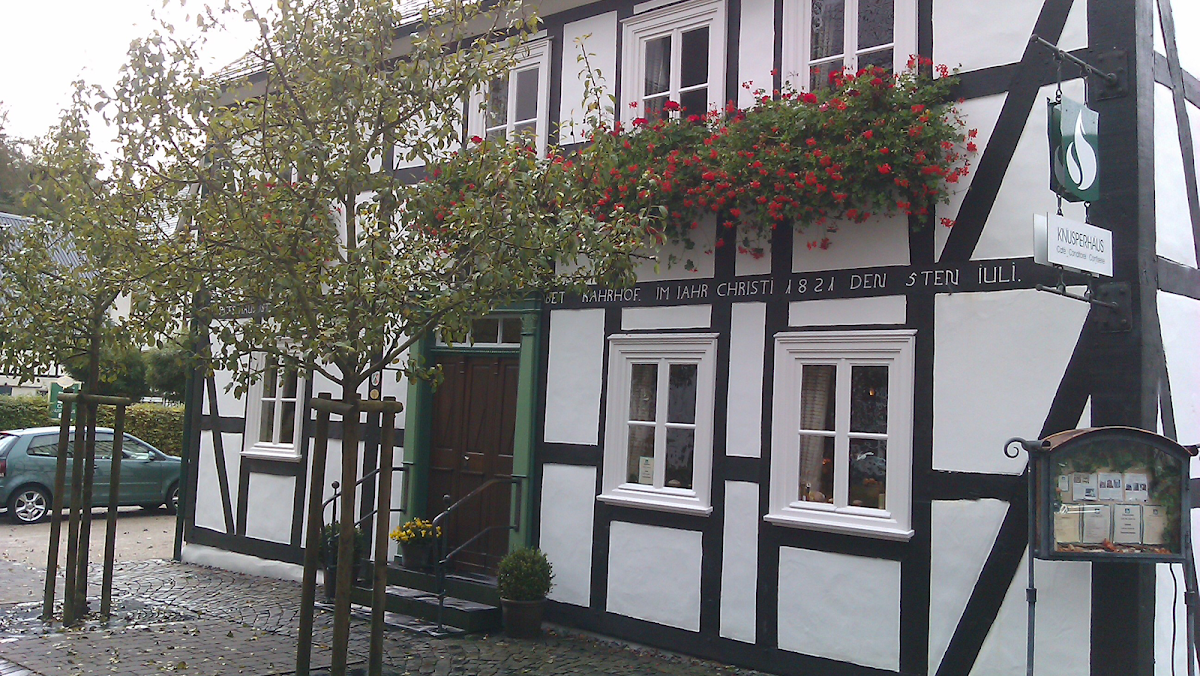 Cafe Knusperhaus - 3