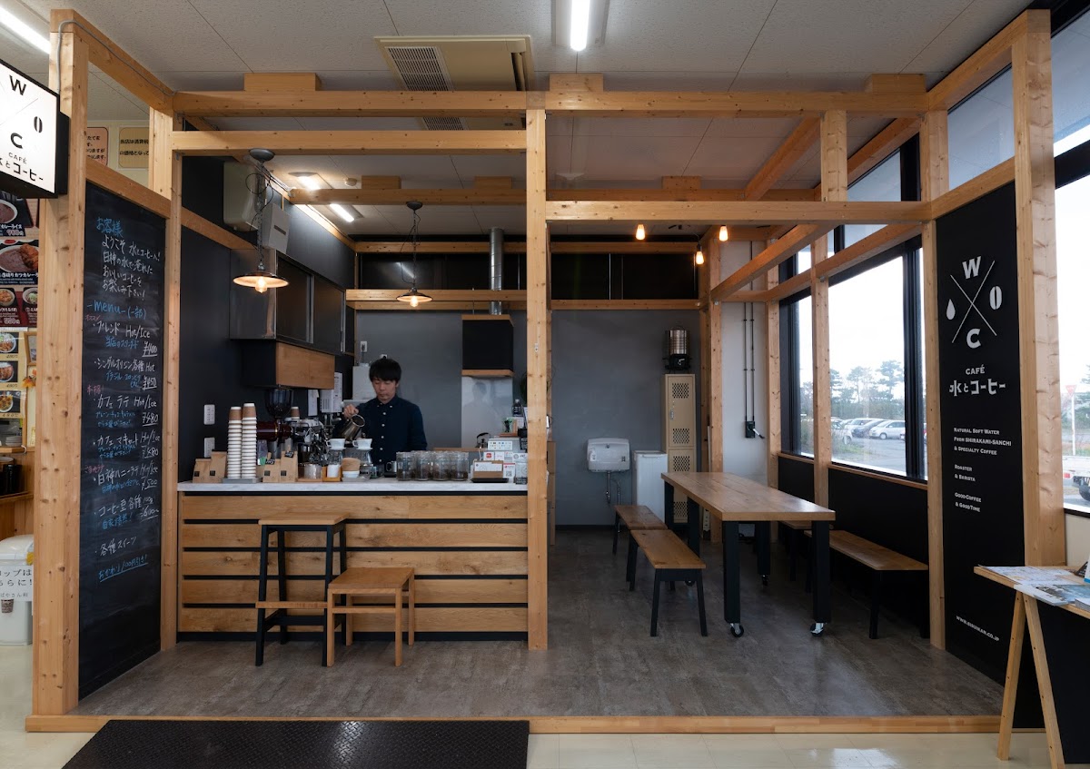 CAFÉ Water and Coffee