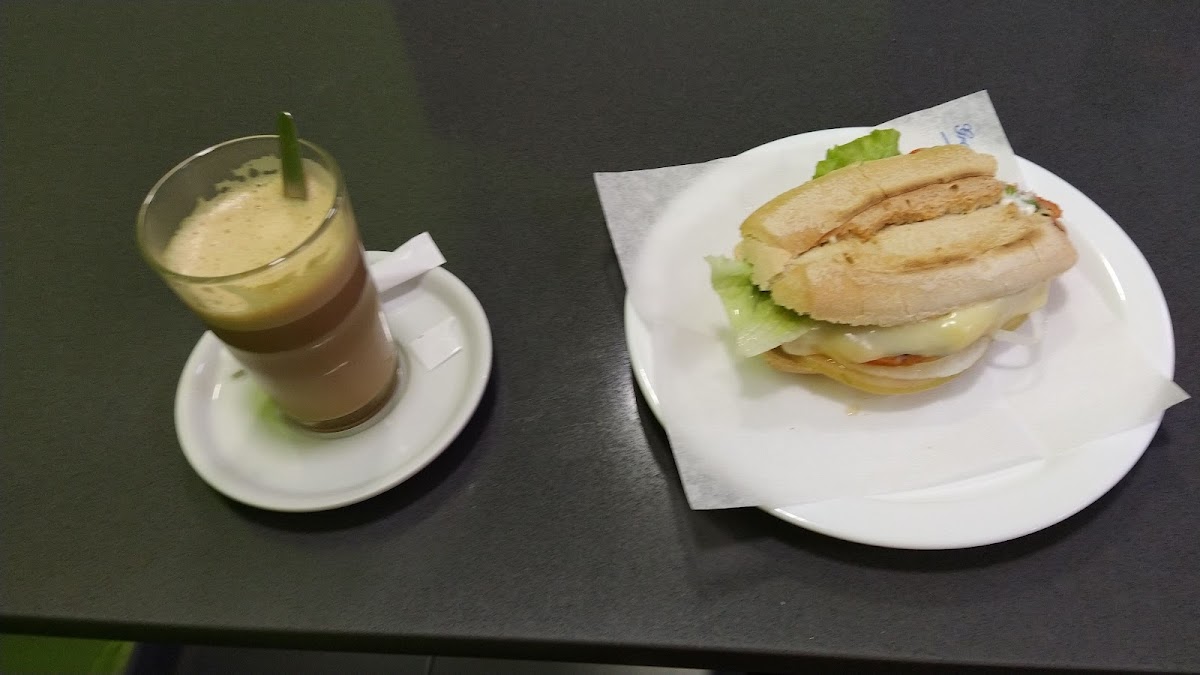 Cafeteria el Compinche - 2
