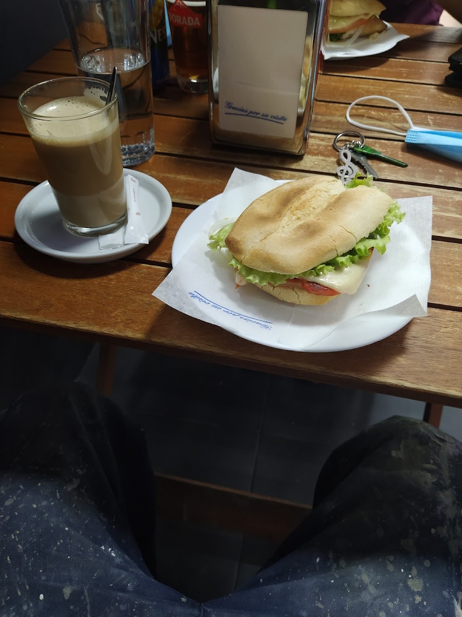 Cafeteria el Compinche - 5