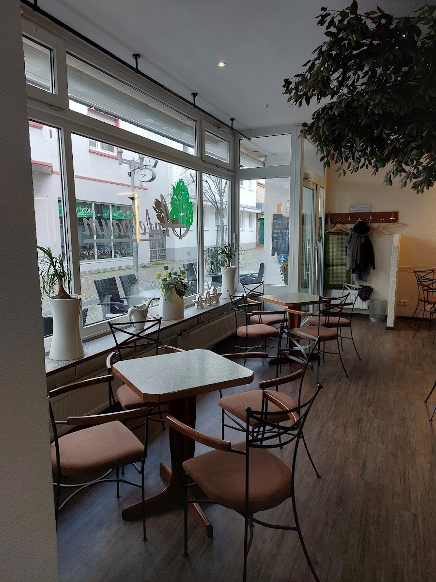 Cafe Bistro apple tree