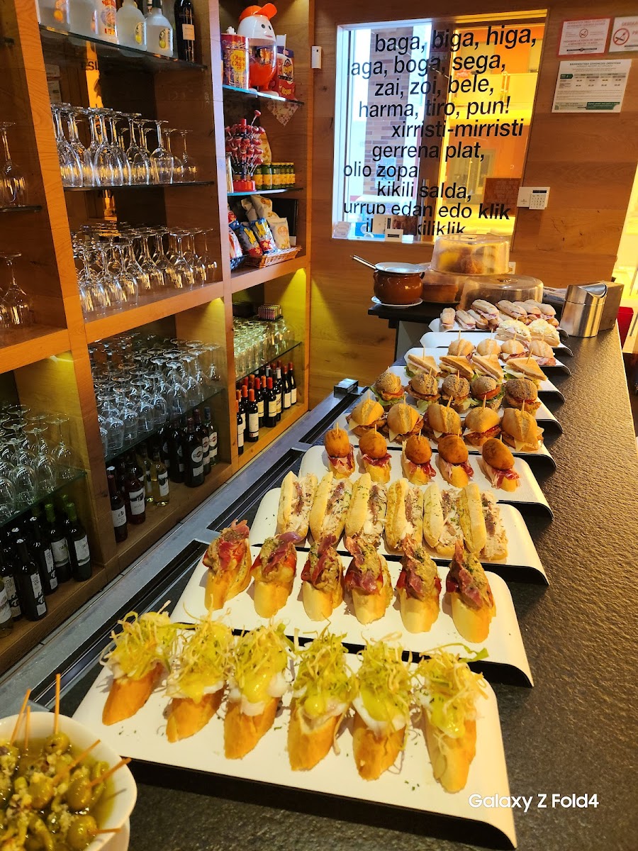 Junira Cafe - 7