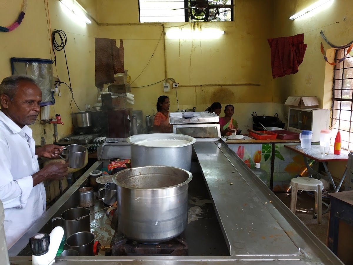 Velu Annan's Tea Shop, Pondicherry University - 9