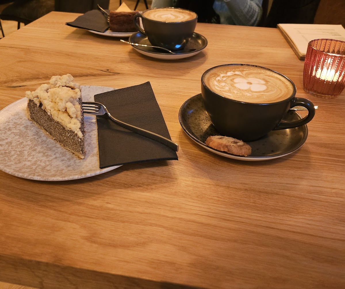 9. Yuli - Happy Coffee House-Paderborn - 10