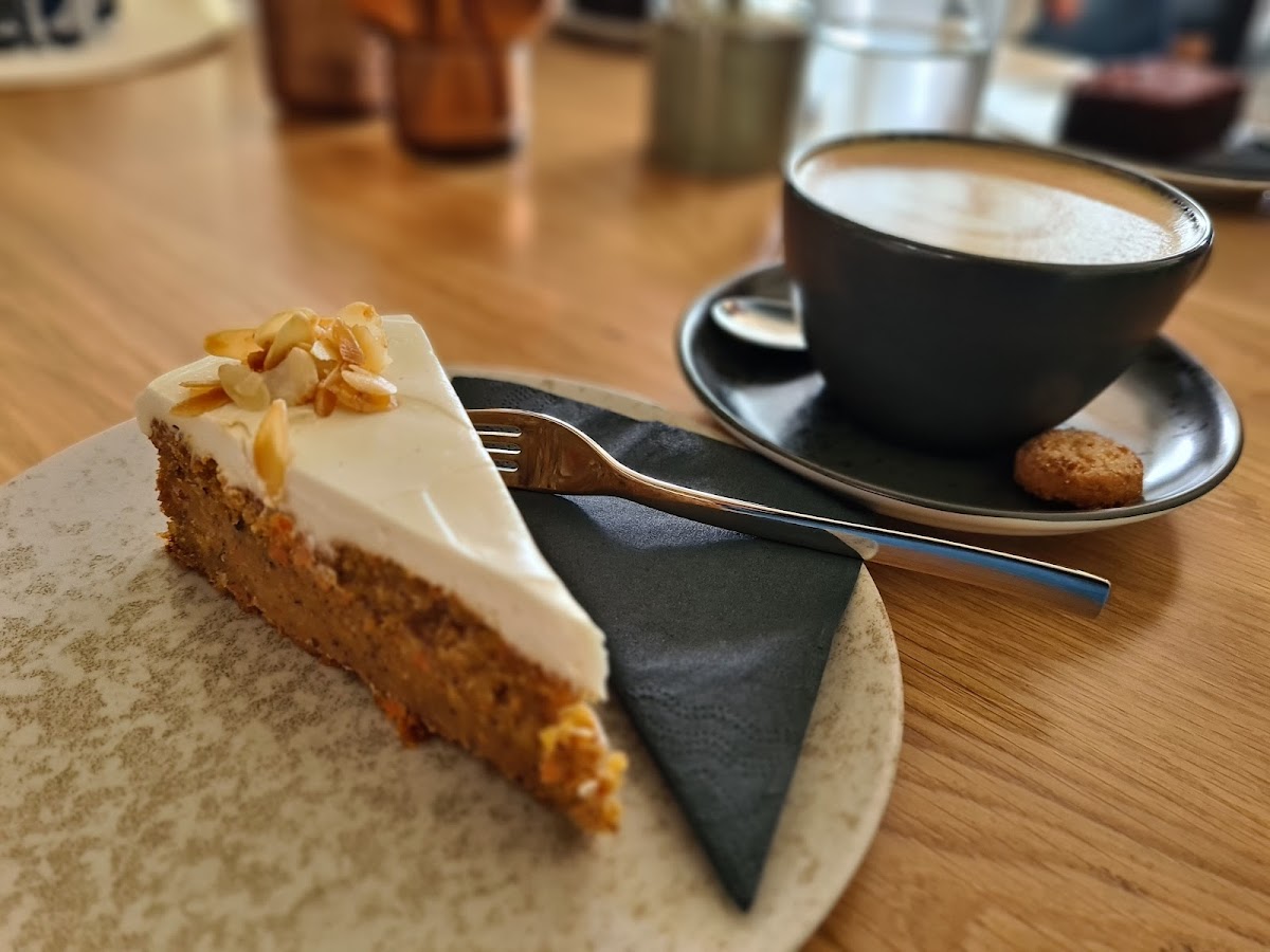 9. Yuli - Happy Coffee House-Paderborn - 5