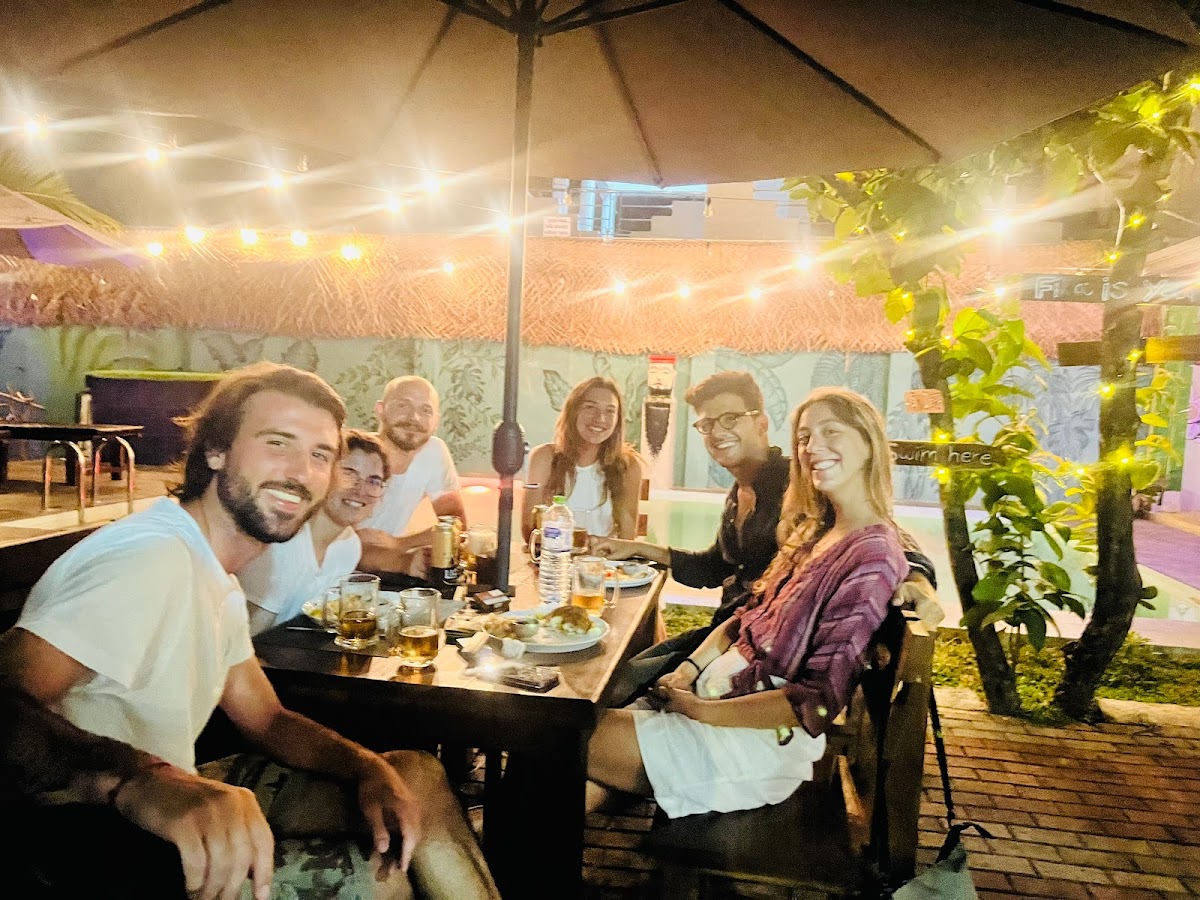 Fika Cafe & Restaurant