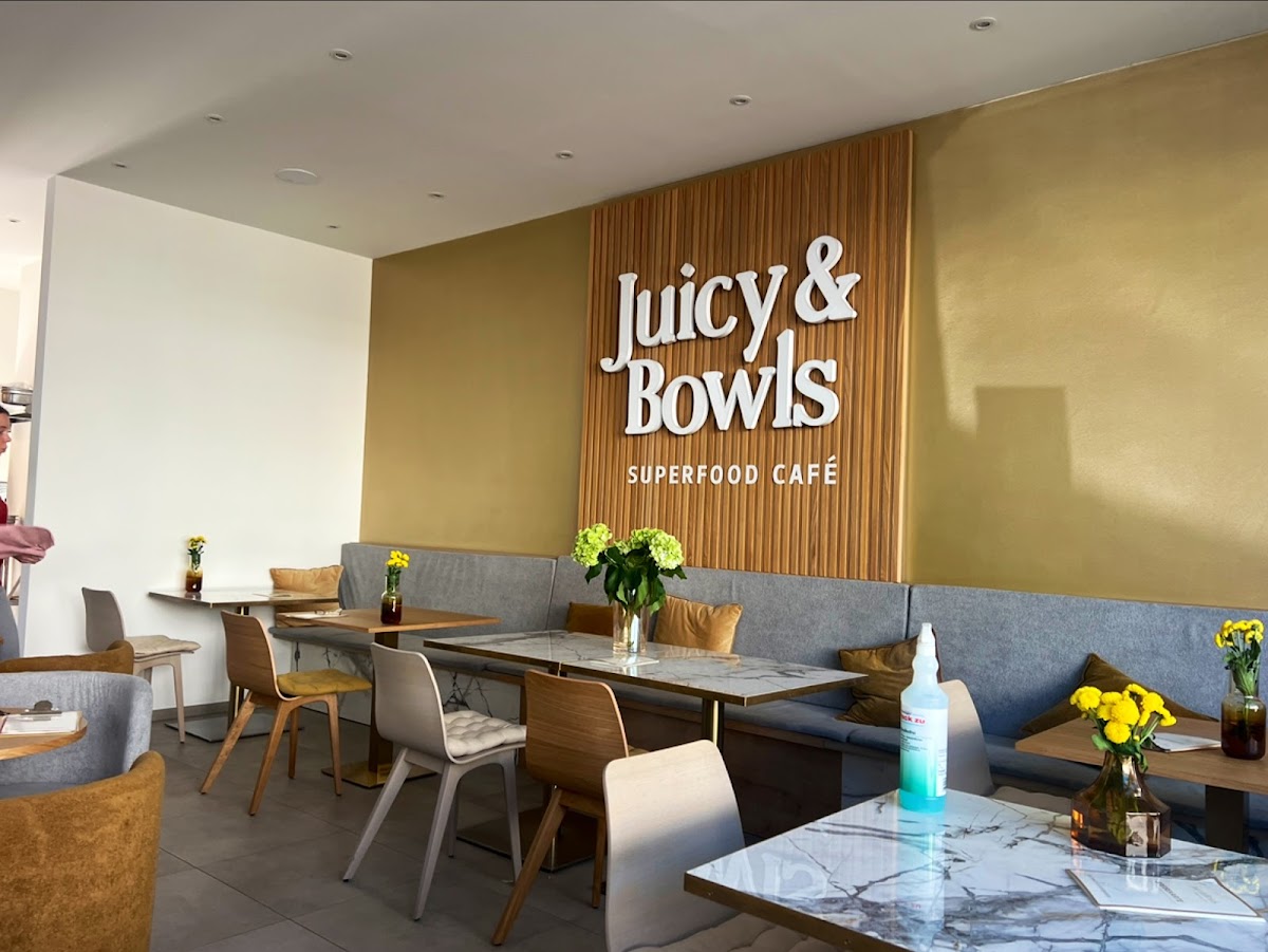 Juicy & Bowls - Superfood Café