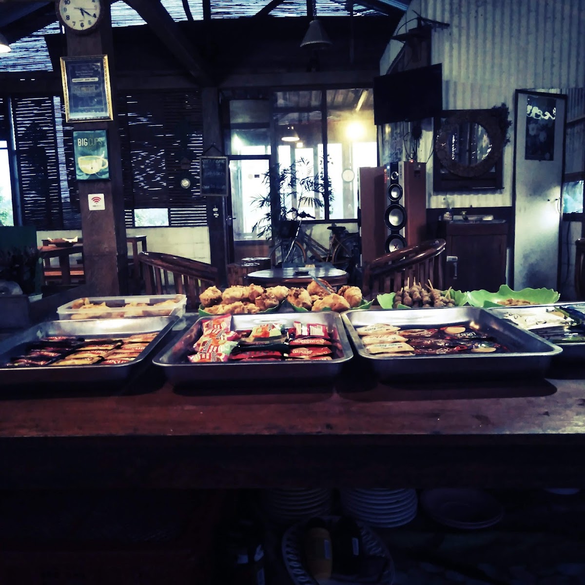 Cafe & Angkringan Babe Noer - 3