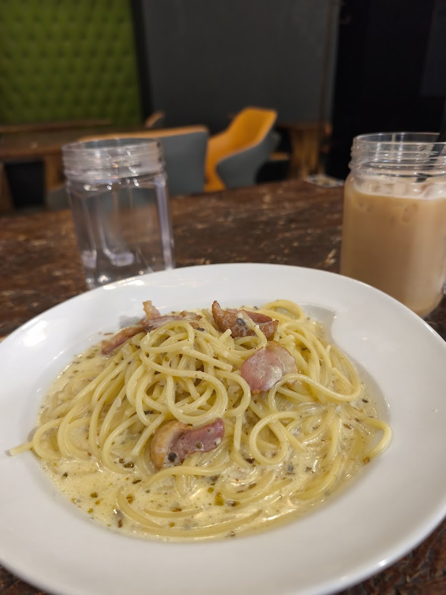 Ara D Cafe & Restaurant - 3