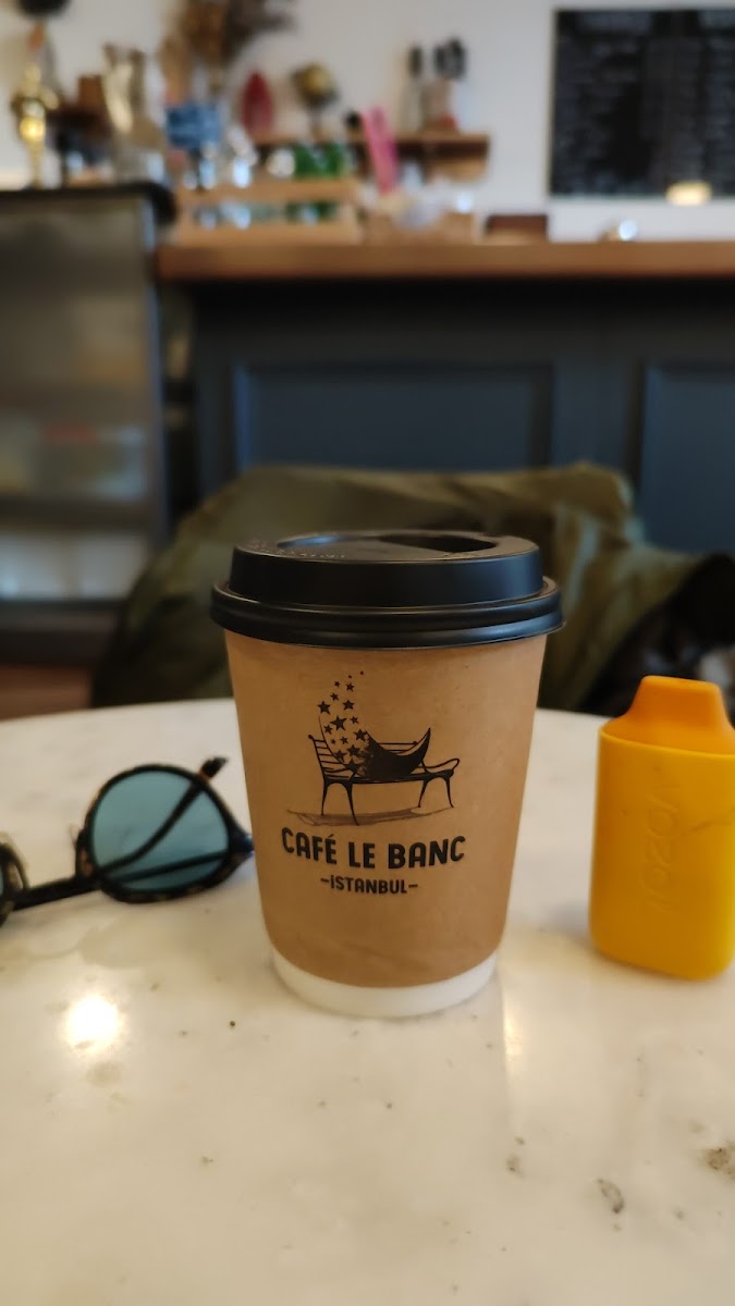 Cafe Le Banc - 5