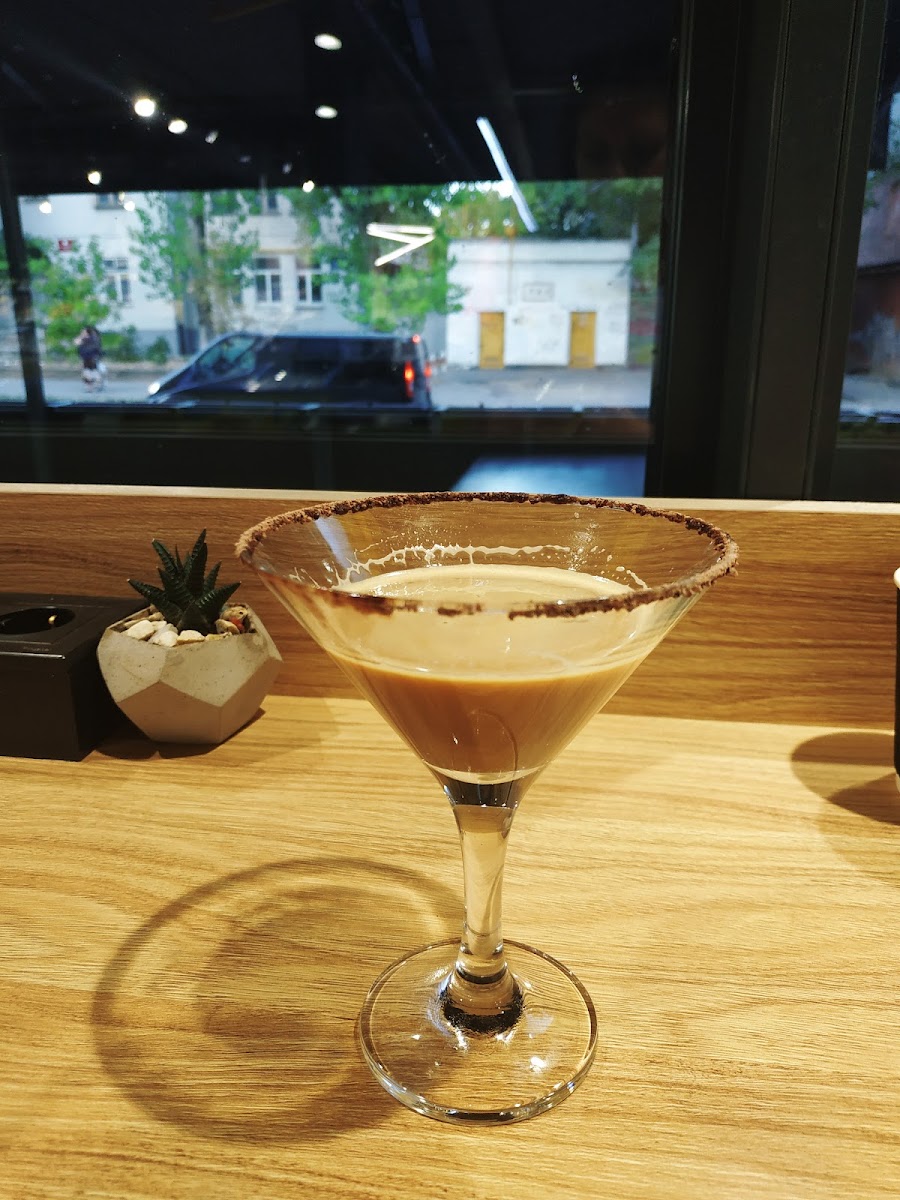 Yellow Black Cafe - 7