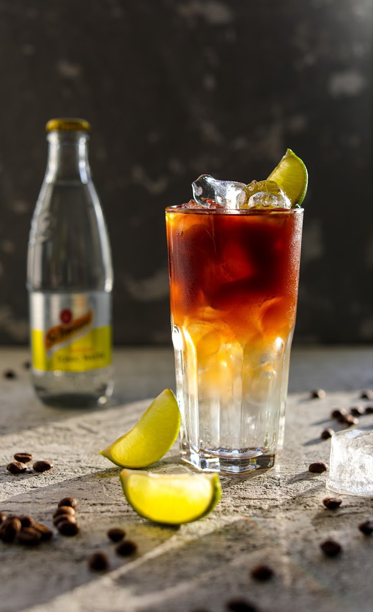 Yellow Black Cafe - 9