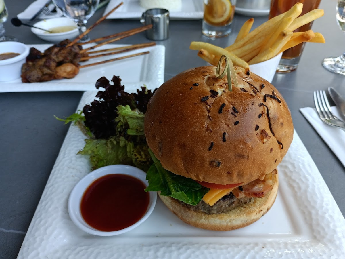 Hong Lok Yuen Country Club Bistro - 10