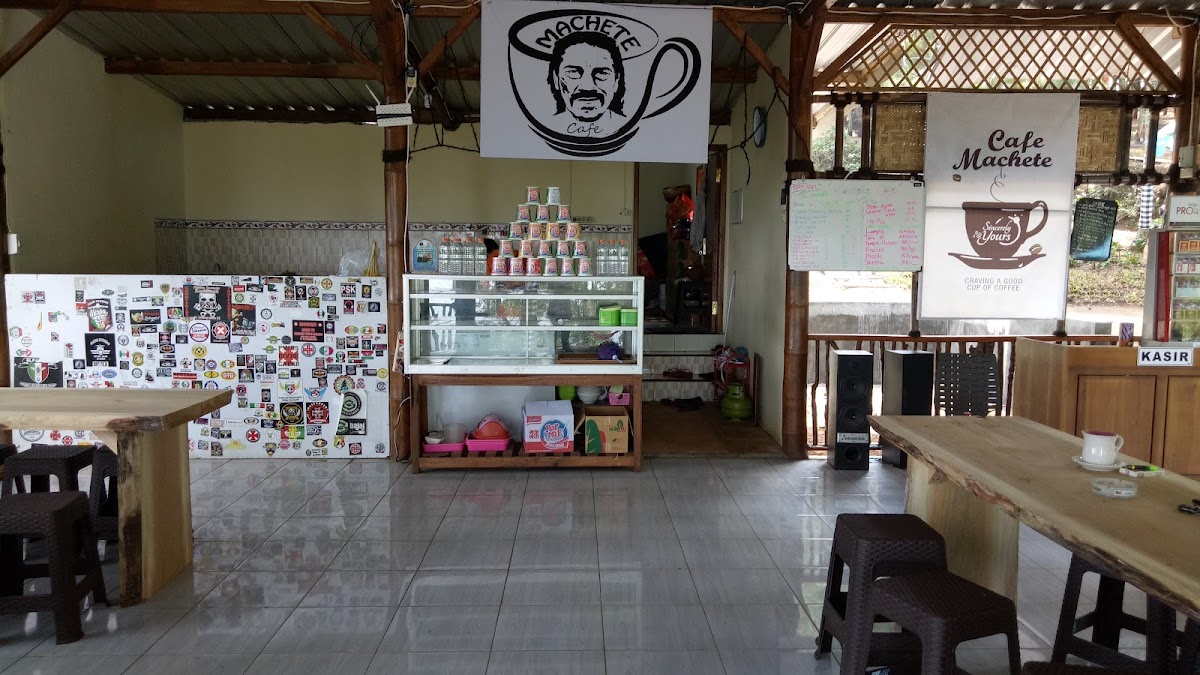 Cafe Machete Coban Rais
