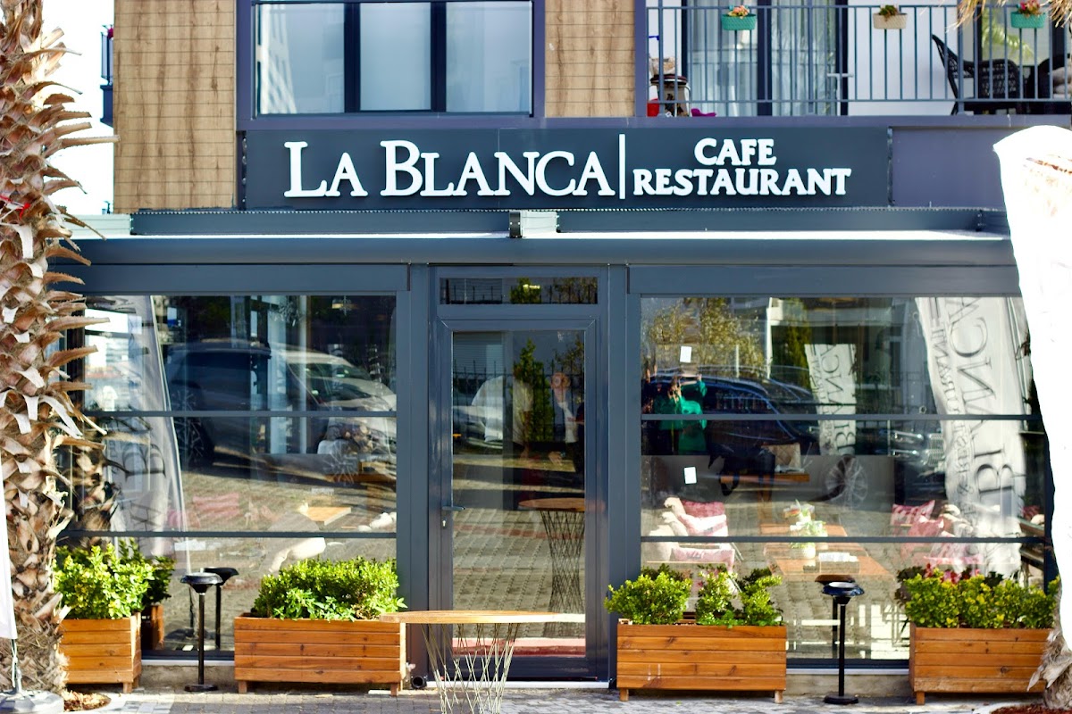 LA BLANCA / Cafe Restaurant