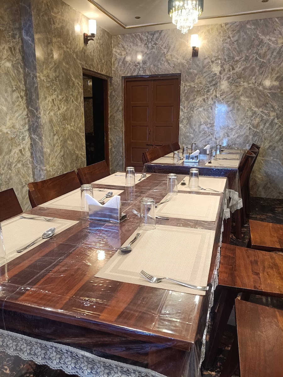 Royal Cuisines and cafe