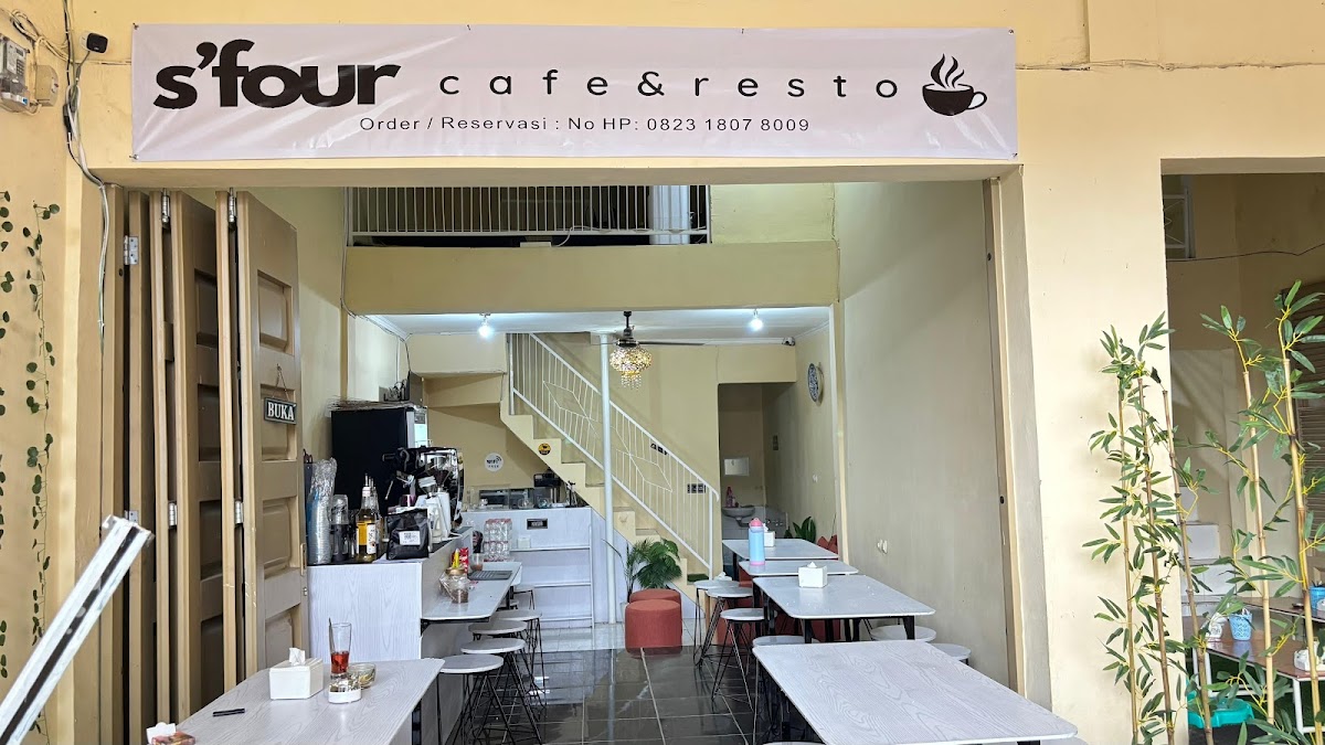 S’four Cafe&Resto