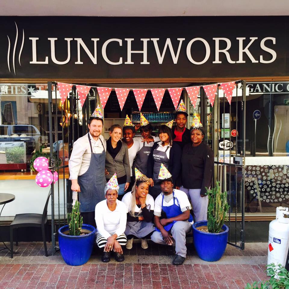 LUNCHWORKS - Catering & Cafe