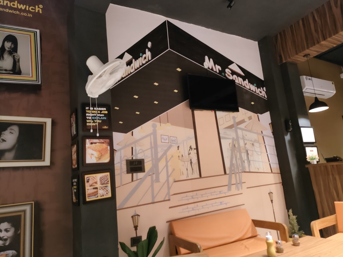 Mr. Sandwich & Gaming Galaxy