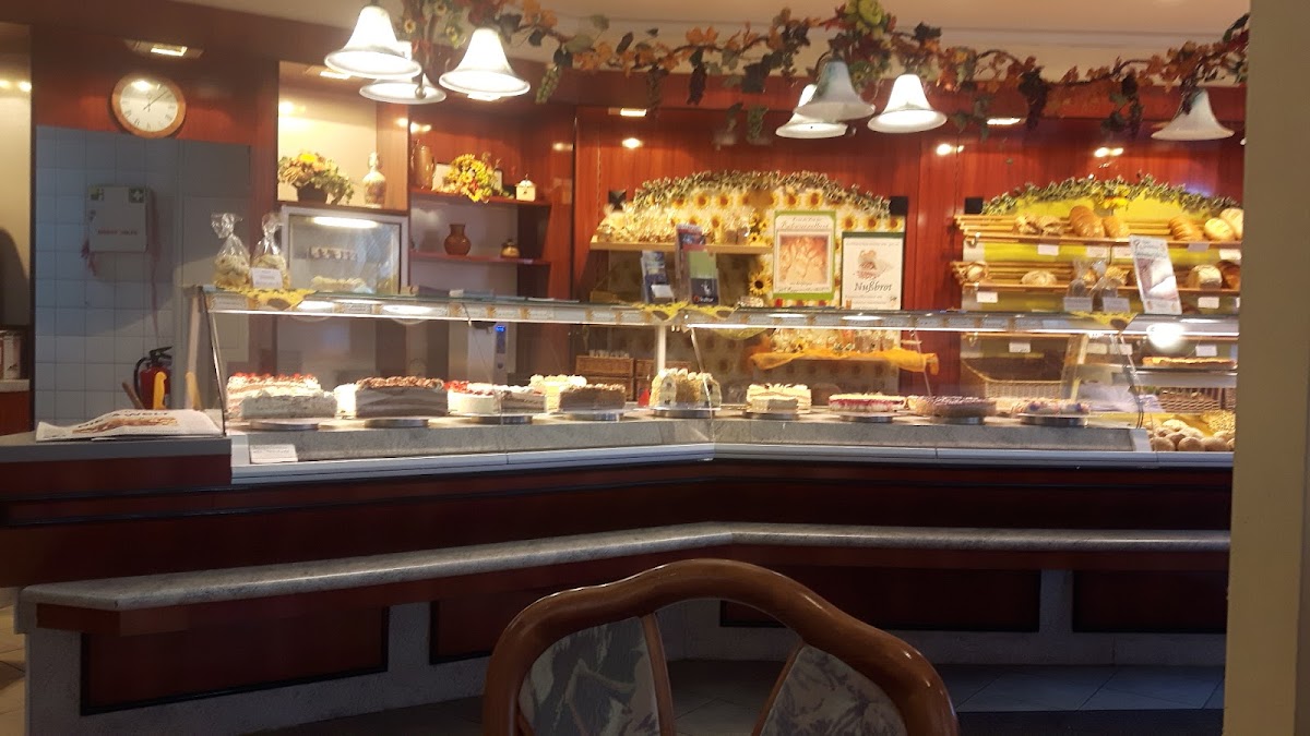 Cafe & Bakery Hoffmann