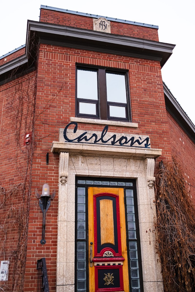 Carlson's on Macleod