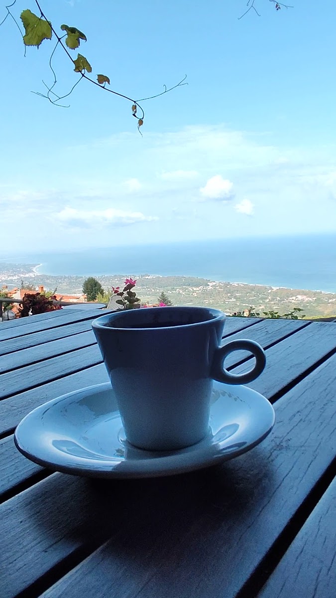 ENASTRON CAFE BAR - 2