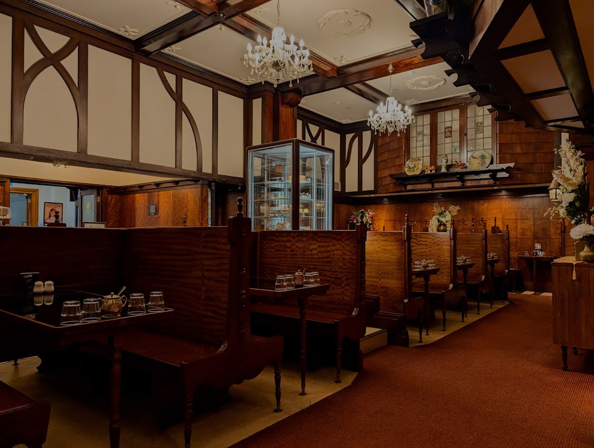 Shingle Inn City Hall - 4