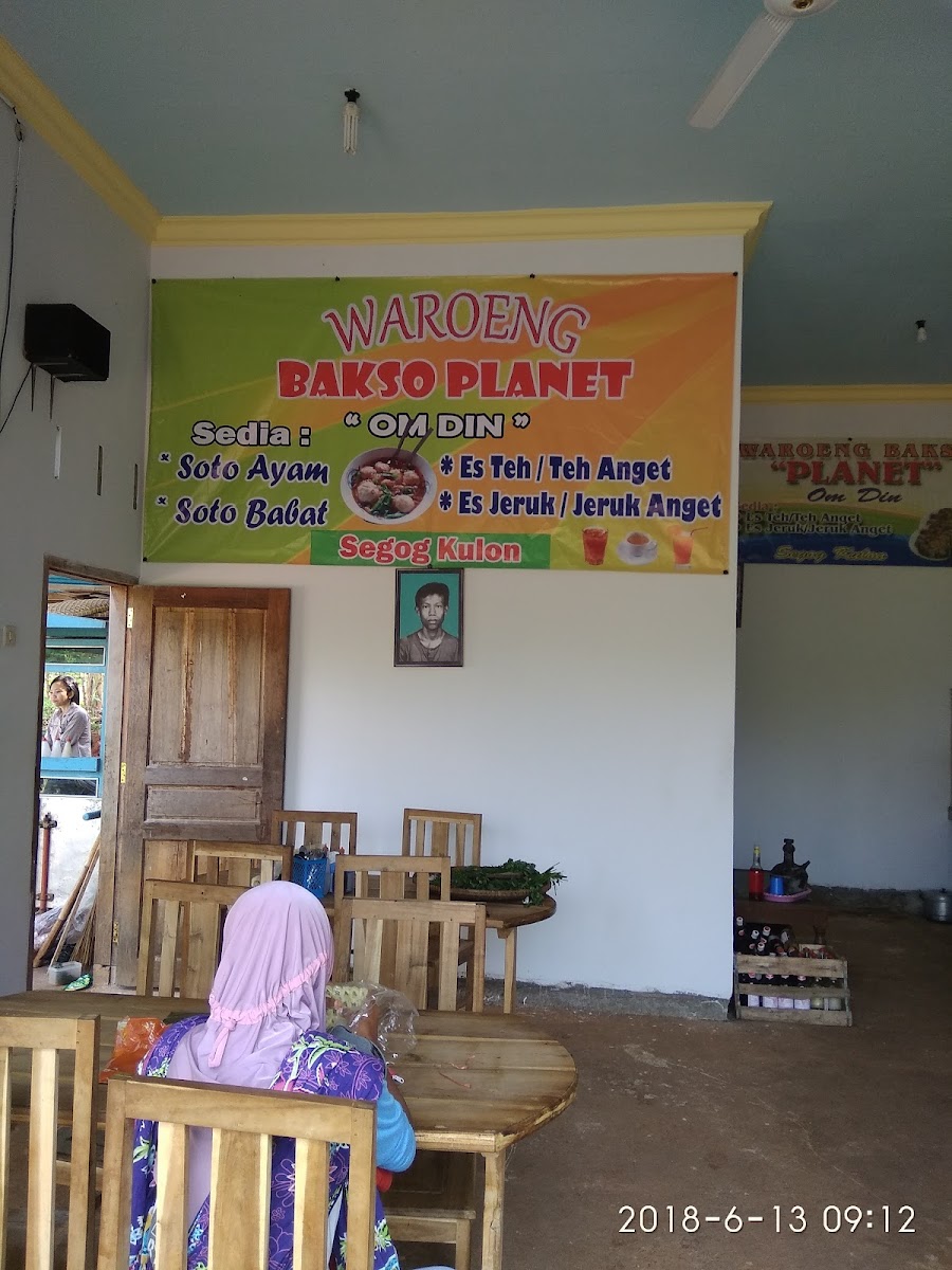 Waring Bakso Planet Om Din Segog