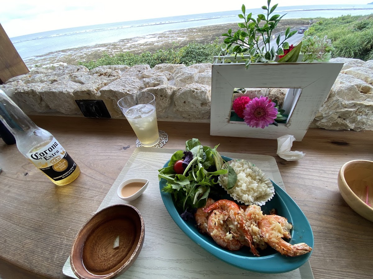 Mahana Beach Cafe - 10