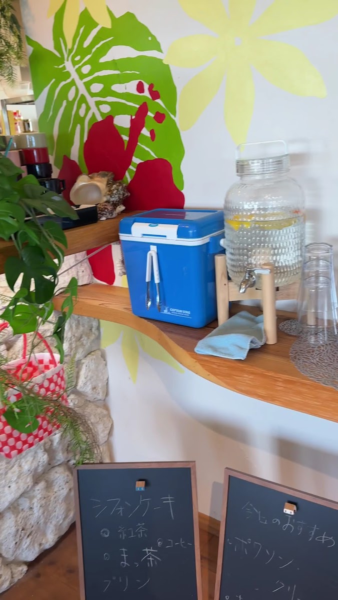 Mahana Beach Cafe - 2