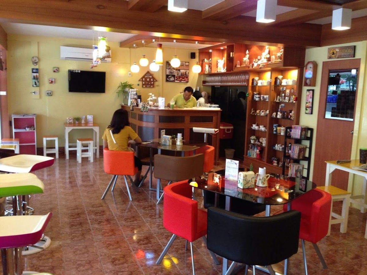 JeenNee Coffee & Cake