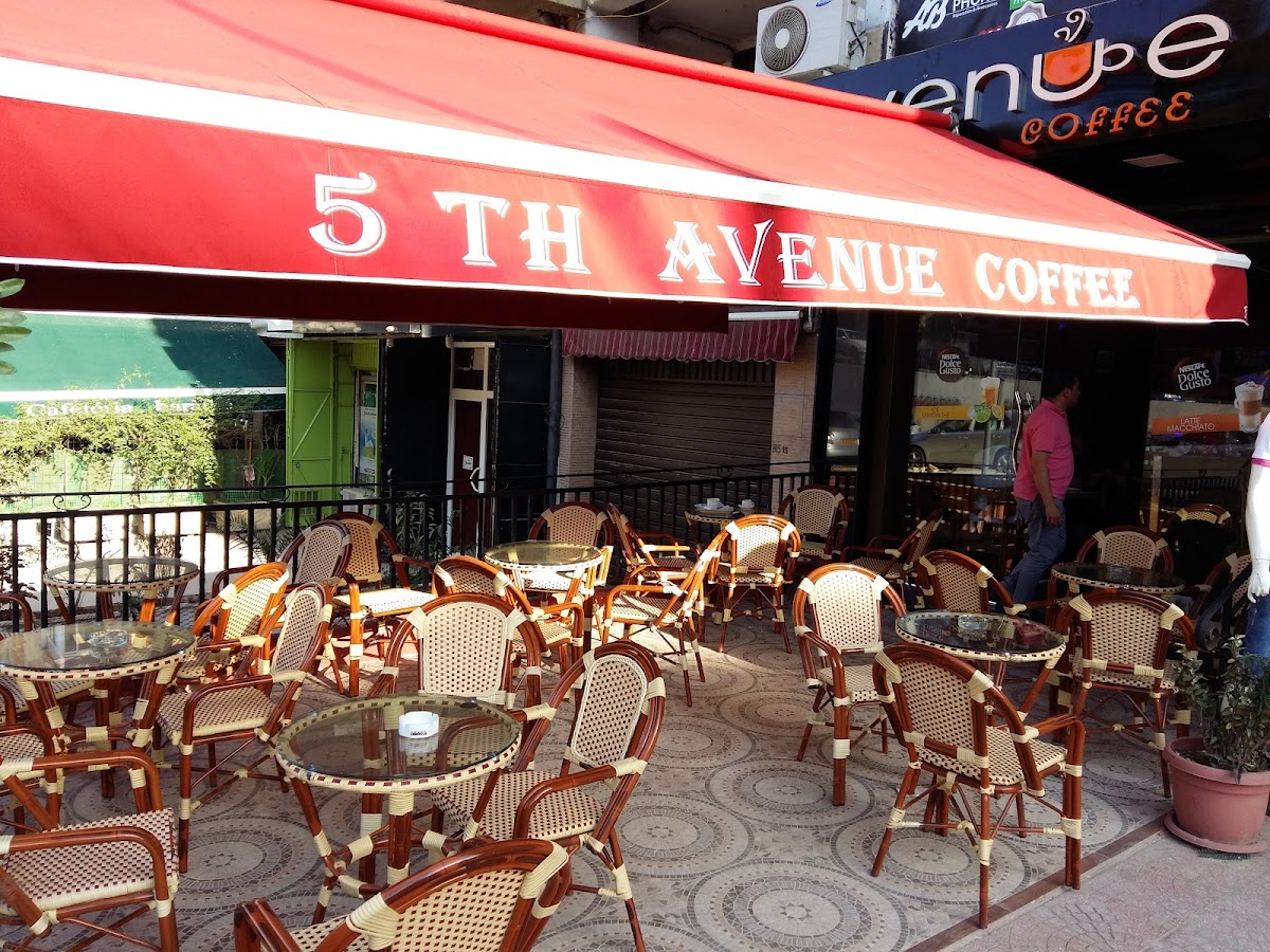 5th Avenue Cafe