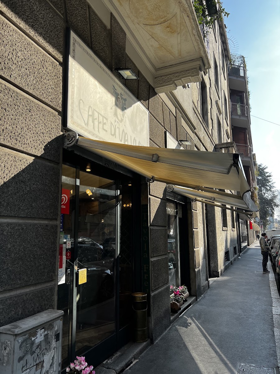 Caffė di via Vivaio