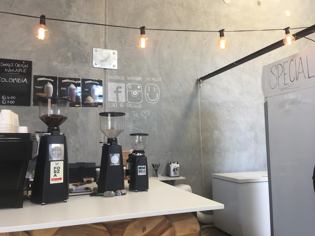 Tamp & Tailor Espresso Bar - 4