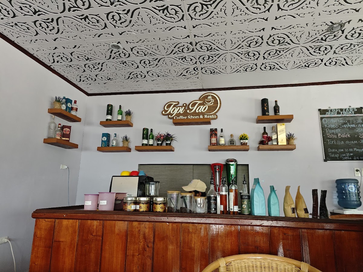 TOPI TAO COFFEE SHOP & RESTO - 3