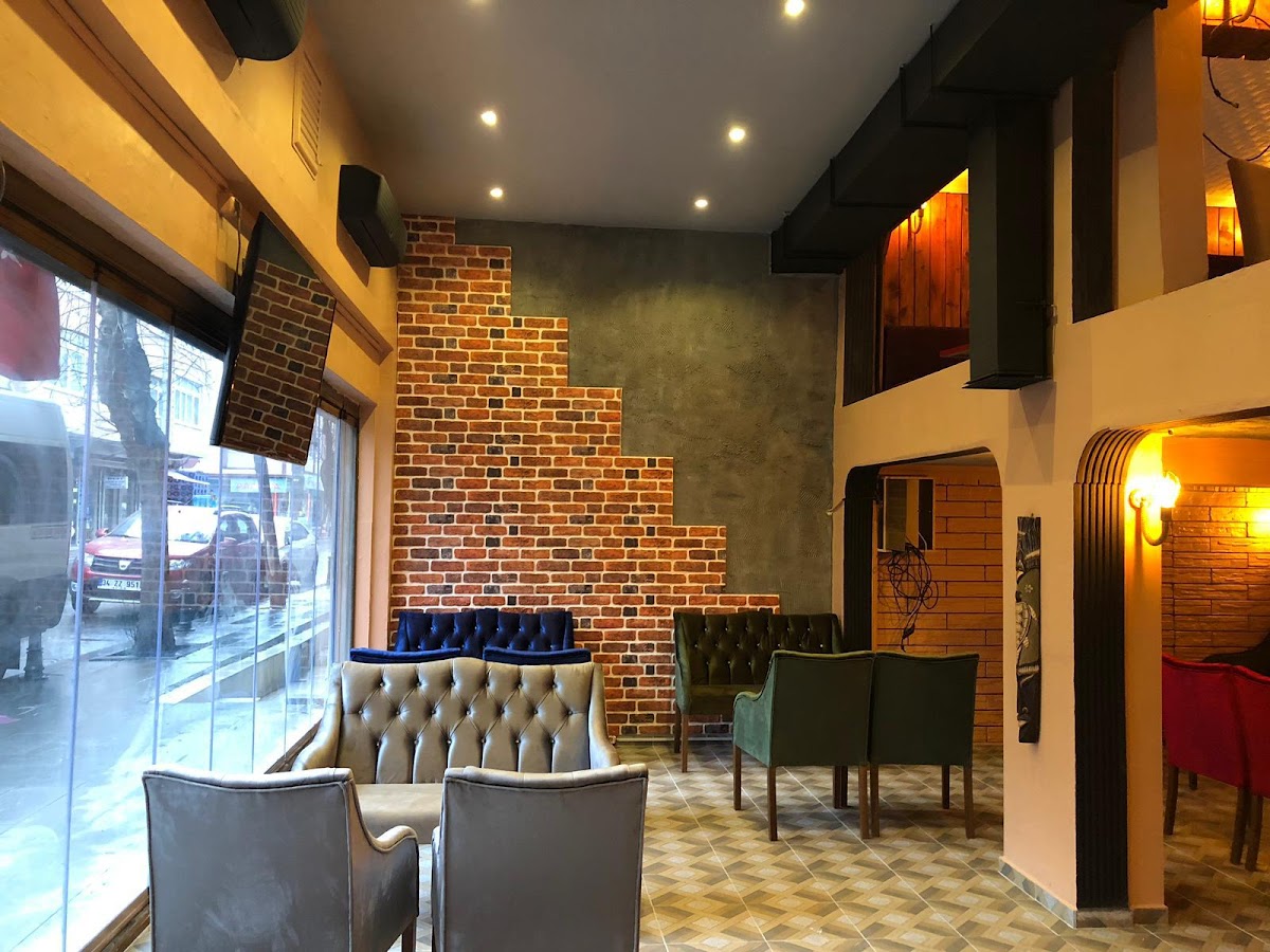 Three Man Nargile Cafe