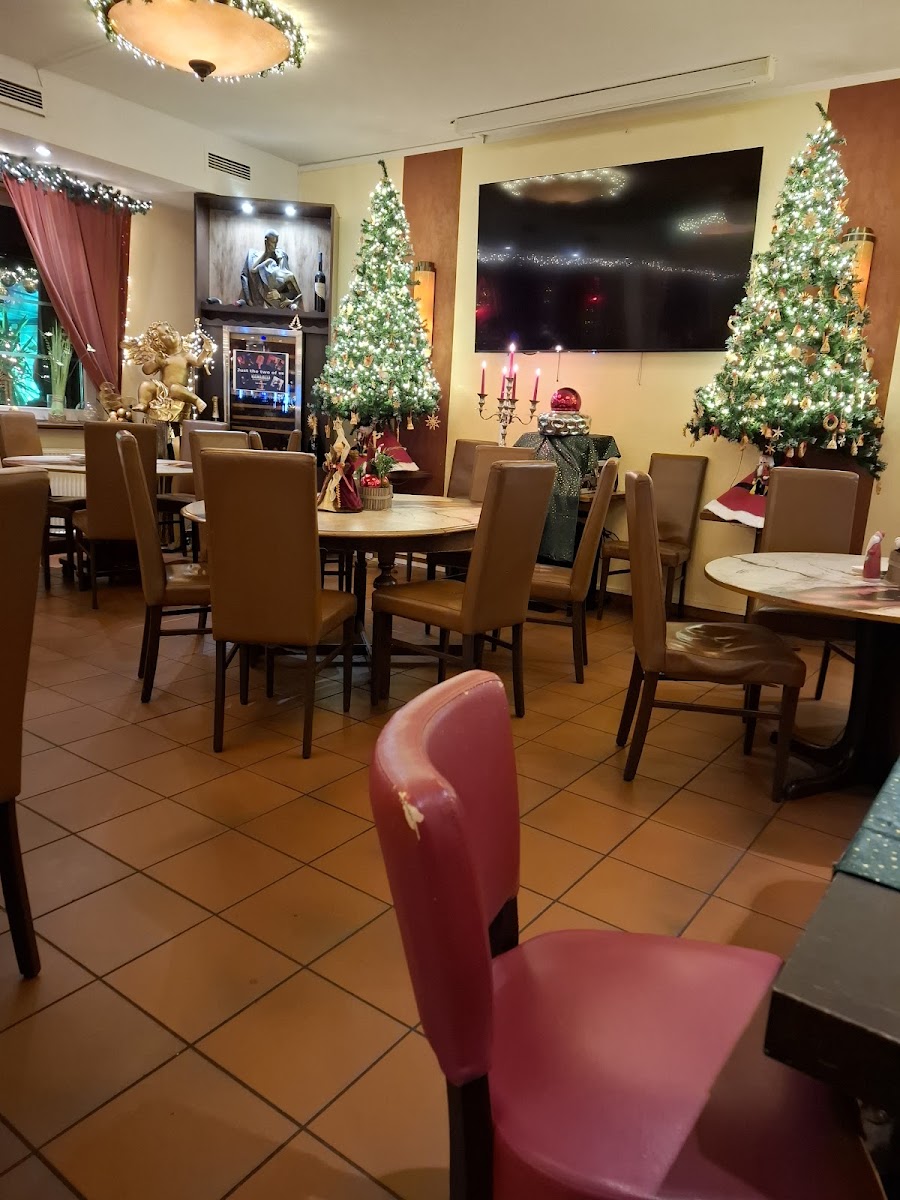 Kult Cafe-Restaurant-Bistro