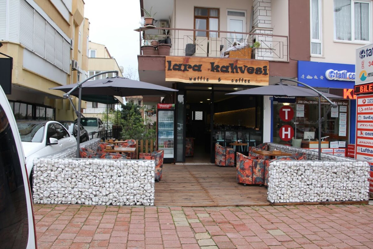 Lara Waffle & Coffee