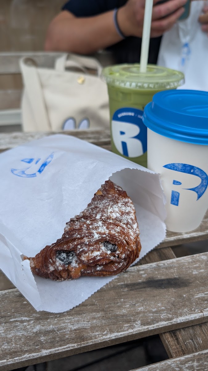 Le Riverside Cafe - 2