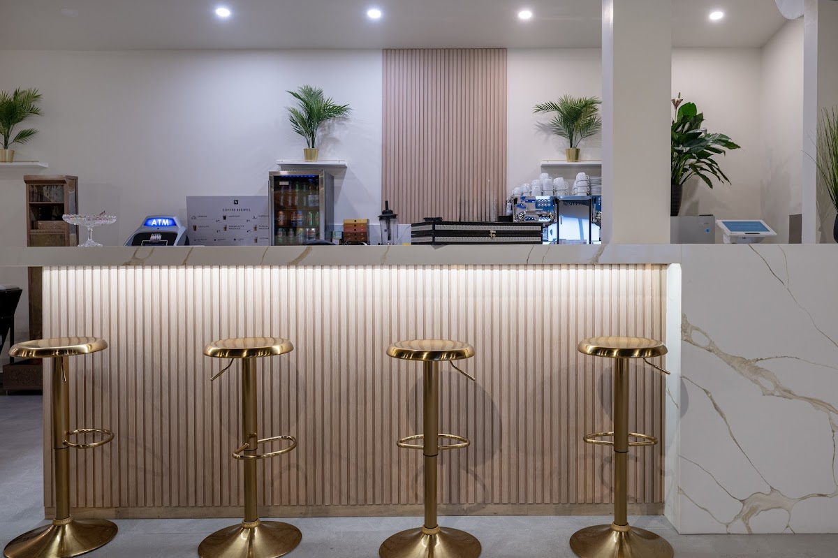 Blue Lounge Café - 4